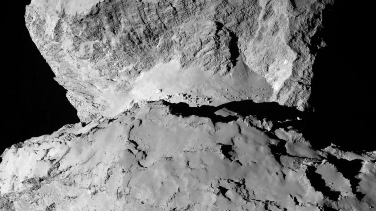 pietra nello spazio cometa bianco e nero