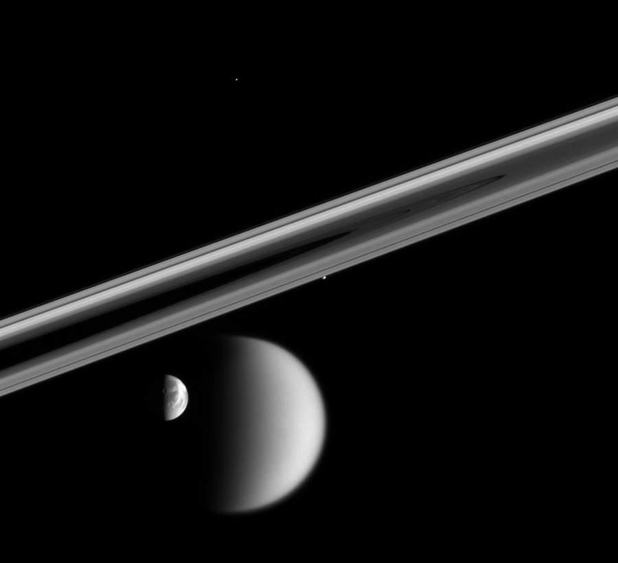 lune di saturno foto sonda cassini